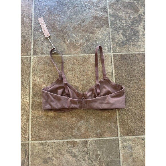 Skims Fits Everybody Unlined Demi Bra Size 34A - Picture 5 of 8